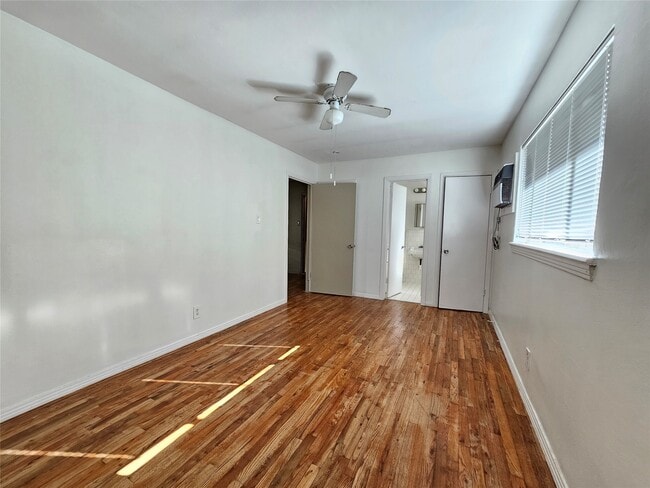 Building Photo - 4311 W Alabama St