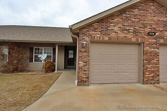 Building Photo - 2358 Garrett Ln