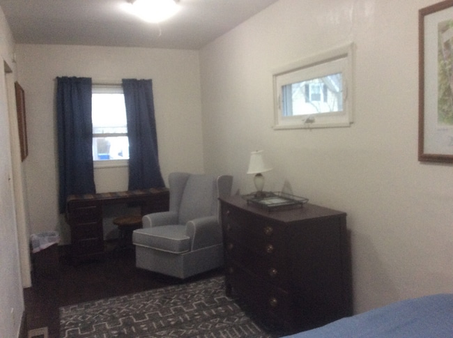 Building Photo - 39 Oakland St