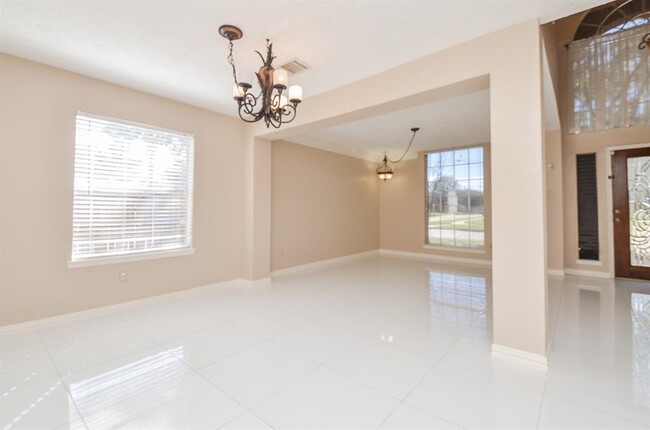 Foto del edificio - 3702 Lauderwood Ln