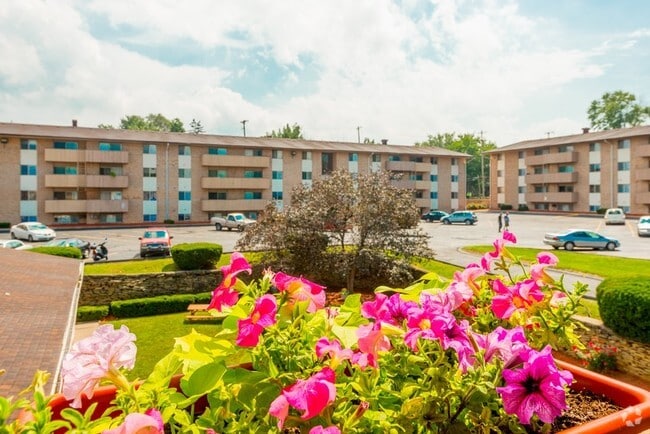 Exterior View - Grand River Ridge