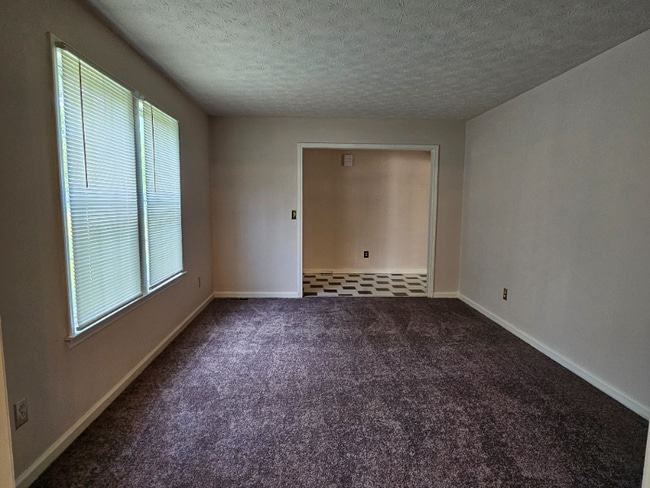 Building Photo - 1011 Brookwood Dr