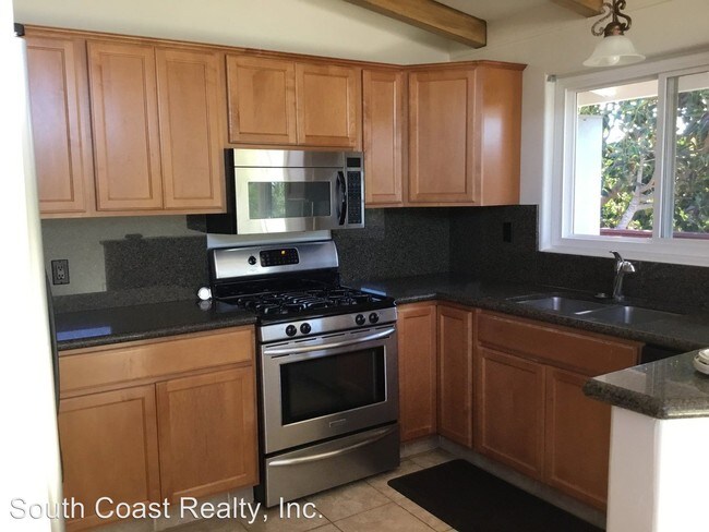 Building Photo - 2 br, 1 bath House - 4547 Hollister Ave
