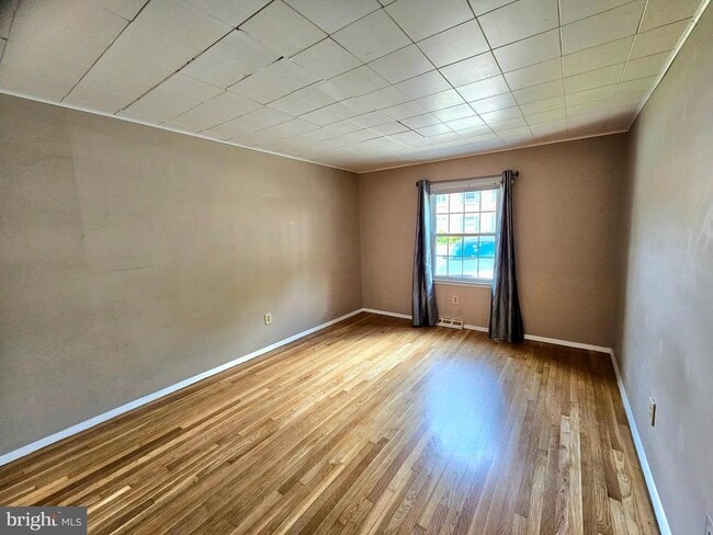 Building Photo - 2417 Barracks Pl