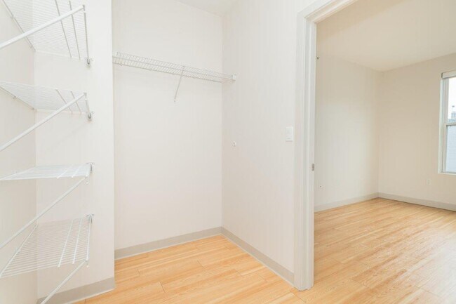 Foto del edificio - 320 D St