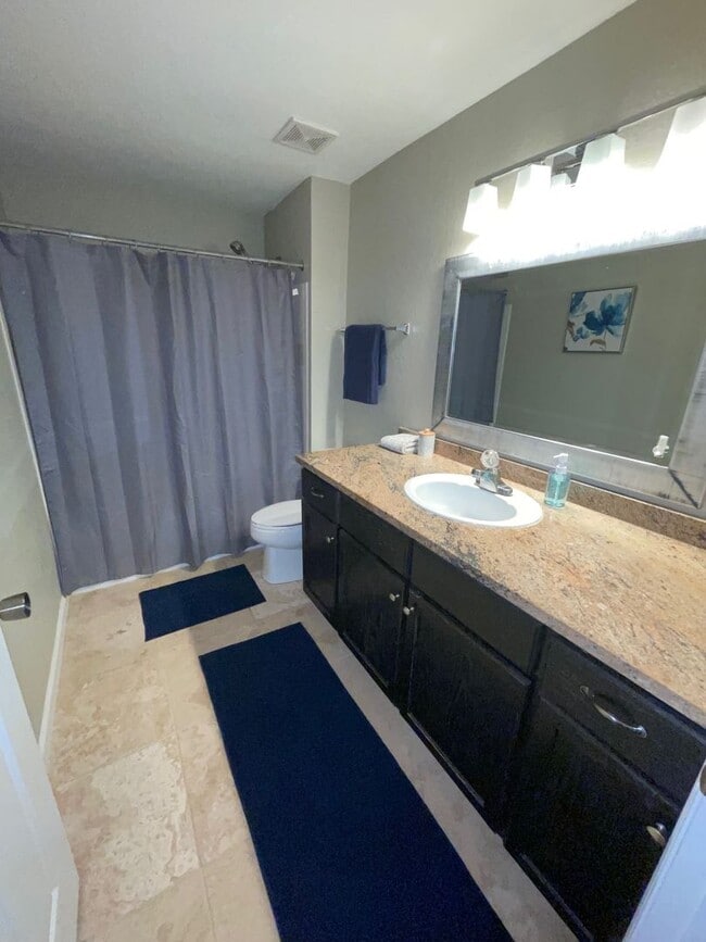 Building Photo - Barrington Park Condos!-  Beautifully update 3/2 on Ground Floor!