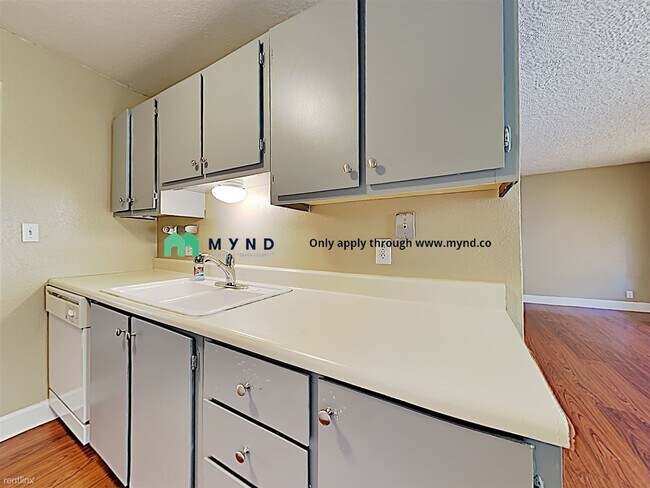 Building Photo - 2 br, 1 bath  - 3937 Clear Acre Ln Apt 220