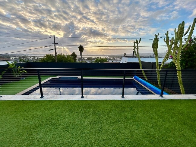 Foto del edificio - Stunning 3 Bedroom with Pool and Views in ...