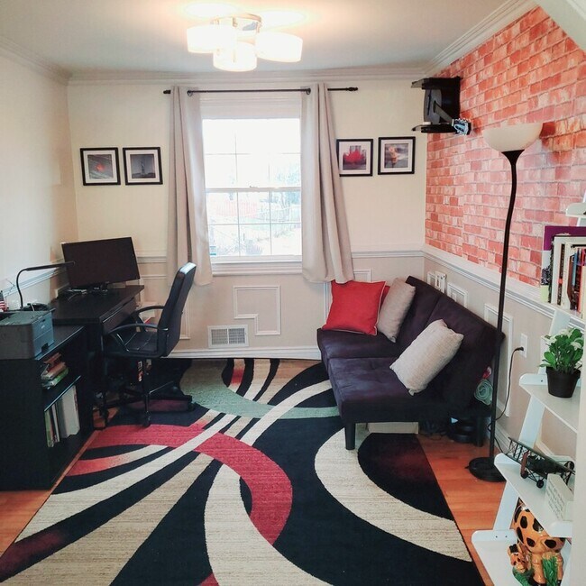 Foto del edificio - 210 Highmeadow Rd