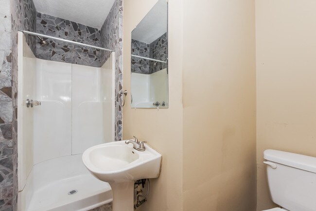 Foto del edificio - Quiet Greenville Location!