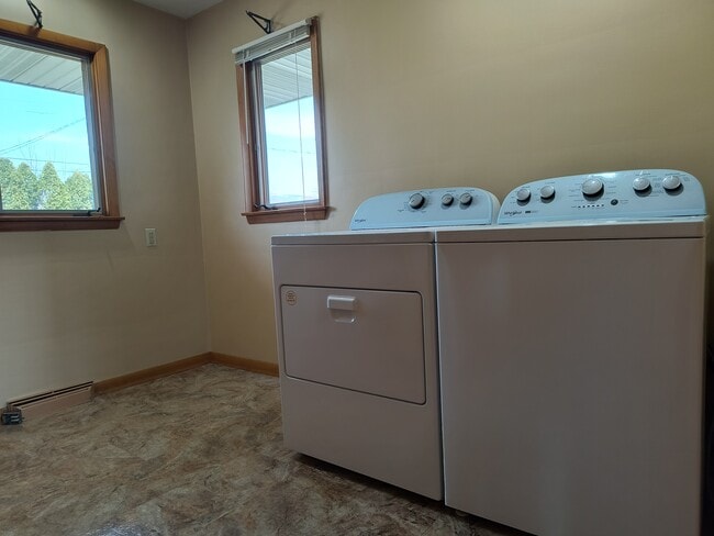 Foto del edificio - 2105 Denton St