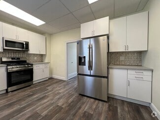Building Photo - 218 Wilbur St