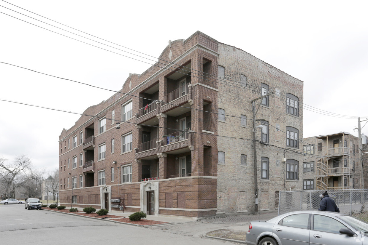 Building Photo - 3638 W Douglas Blvd