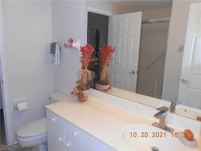 Foto del edificio - 6820 Pelican Bay Blvd
