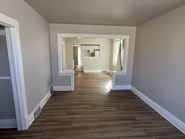 Building Photo - 434 Harbison Ave W