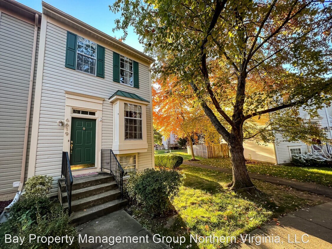 2 br, 3 bath House 6619 Skylemar Trl House Rental in Centreville