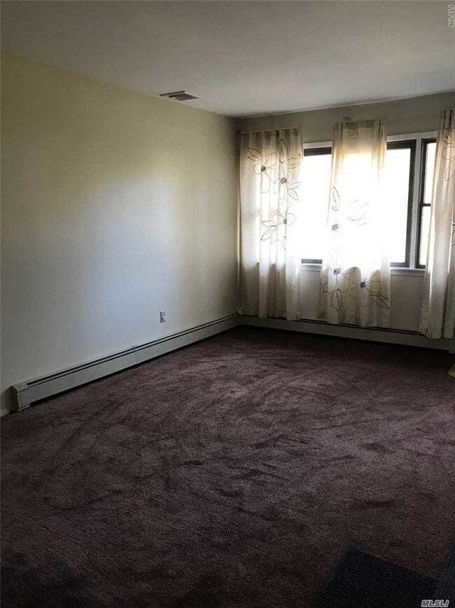Foto del edificio - 489 Rowlinson Dr