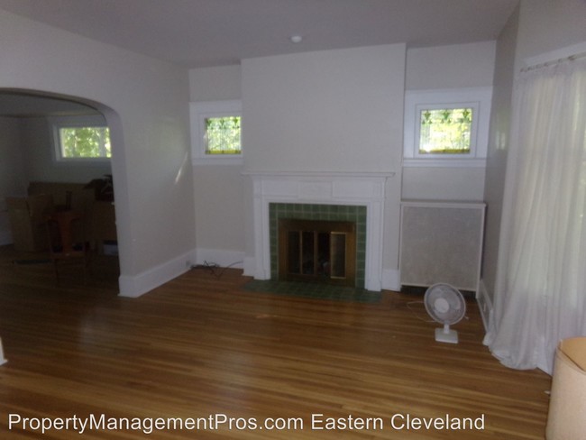 Building Photo - 3 br, 2.5 bath House - 2821 Coleridge Rd.