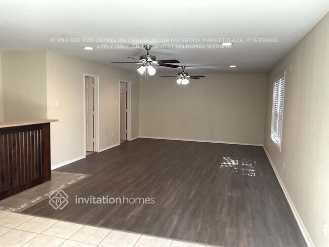 Building Photo - 8813 Stirrup Way