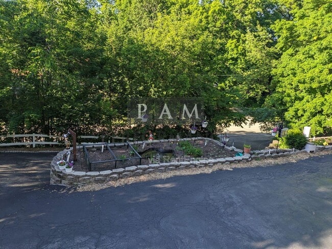Building Photo - 21225 Mary Lynn Dr