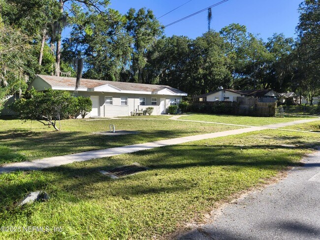 Foto del edificio - 5149 107th St