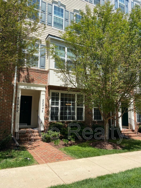 22948 Spicebush Dr, Clarksburg, MD 20871 Condo for Rent in Clarksburg, MD