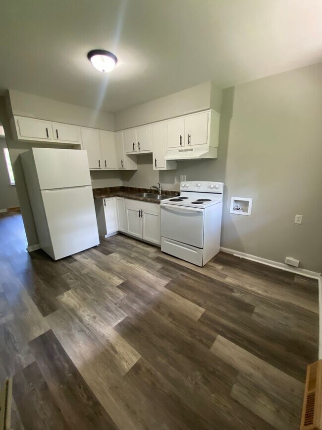 Foto del edificio - 1600-1604 Dewitt Drive