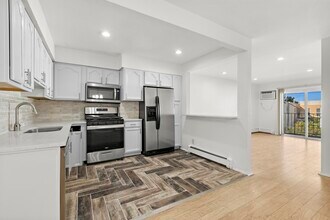 Building Photo - 95A FERRY St