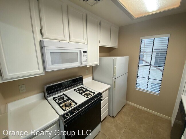 Building Photo - 1 br, 1 bath House - 4823 S. Torrey Pines ...