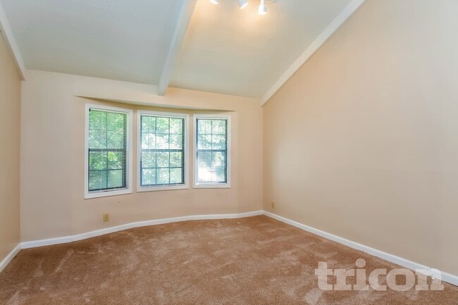 Building Photo - 5237 Westhill Dr NW