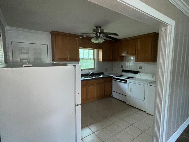 Kitchen - 9449 AL Highway 157