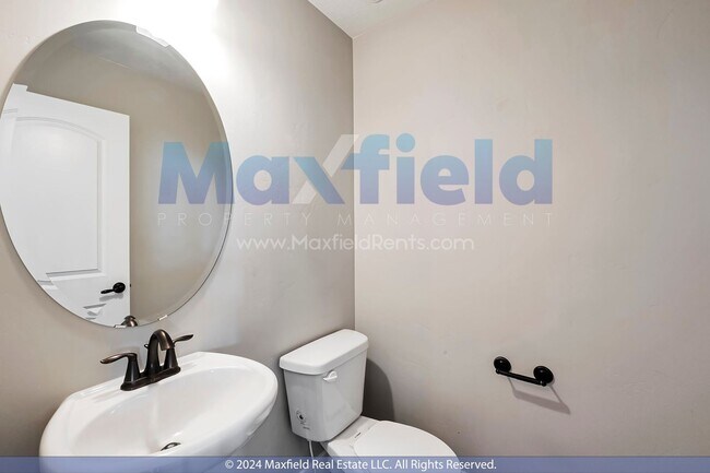 Foto del edificio - No Rent Increase Guaranteed! 4BD 3.5BA 2 G...