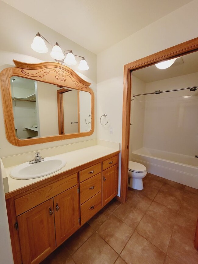 Building Photo - Oceanview North Pointe Condo, Unfurnished, 2BD/2BA, Deck, Radiant Heat Incl.