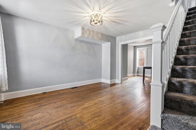Building Photo - 1516 N Luzerne Ave