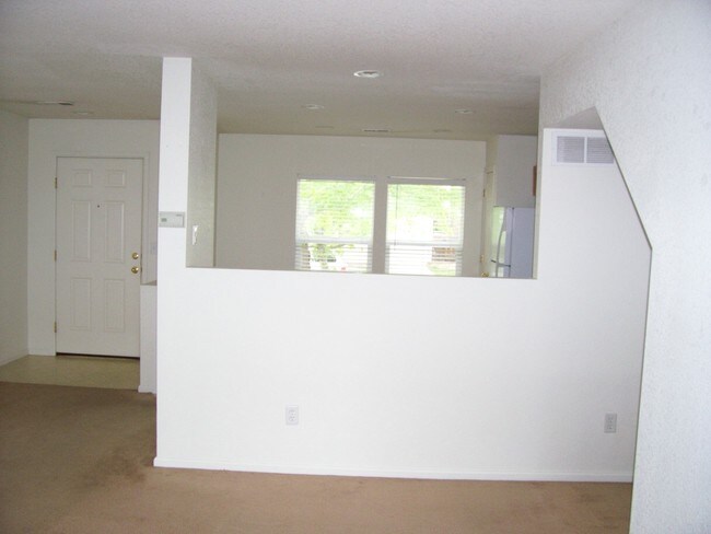 Building Photo - 3414 Warren Farm Dr