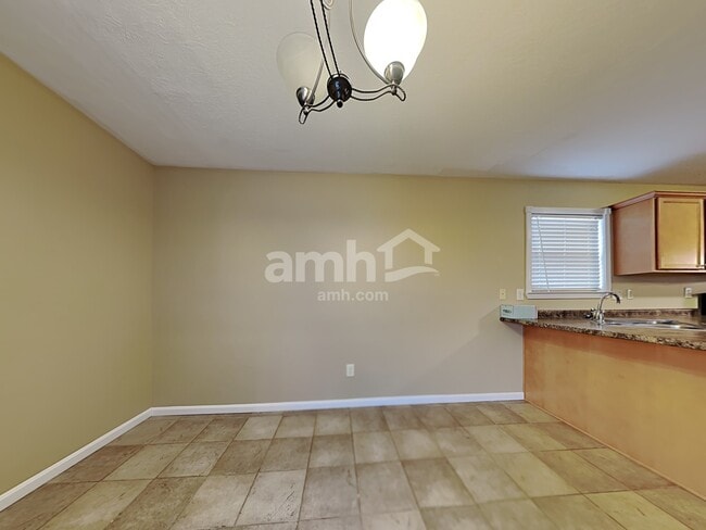 Building Photo - 10217 Limerick Cir