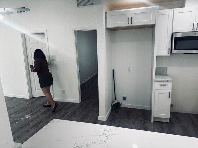 Building Photo - 4422 W 164th St