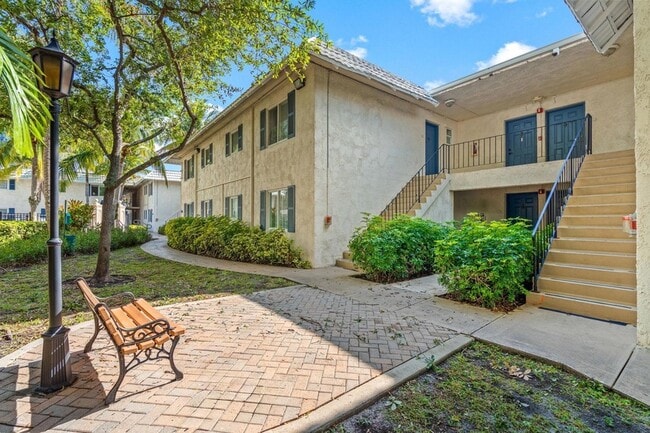 Building Photo - 8609 SW 68th Ct