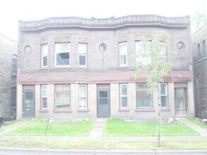 Building Photo - 2110-2112 W 3rd St