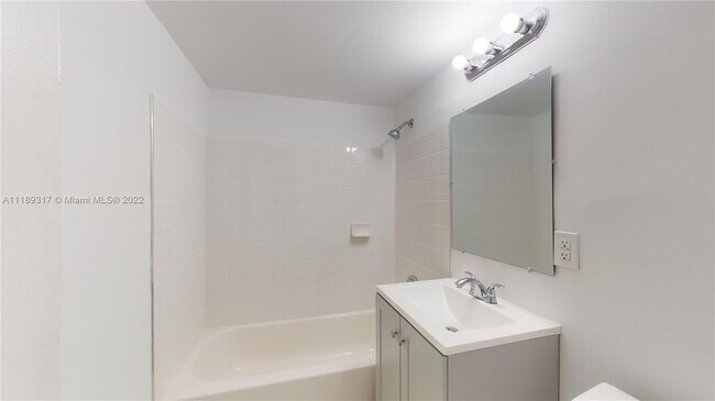 Foto del edificio - 505 NE 30th St