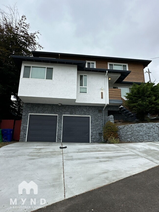 Building Photo - 2121 166th Ave