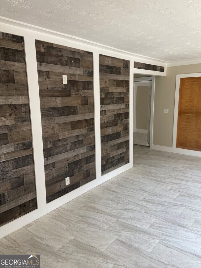 Foto del edificio - 4779 Winters Chapel Rd