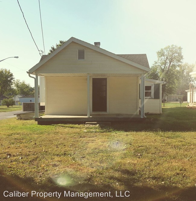 Building Photo - 800 W 6th St