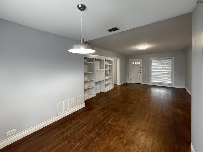 Building Photo - 2214 Piedmont Pl