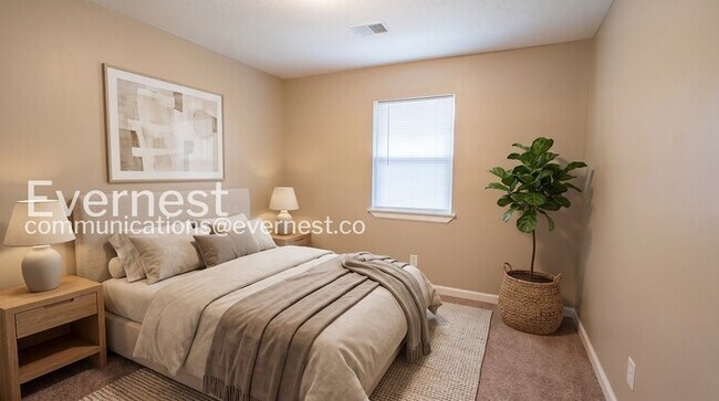 Building Photo - 1858 17th Ct N