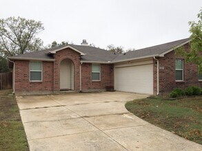 Building Photo - 2805 Cameron Way