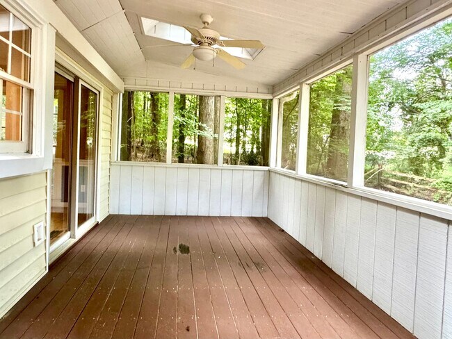 Foto del edificio - 4 Bed | 2.5 Bath House in Chapel Hill
