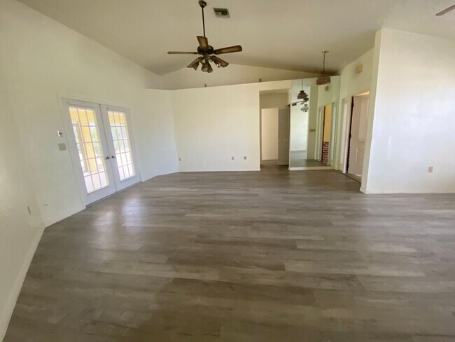 Foto del edificio - 3568 Middletown St