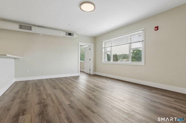 Foto del edificio - 256 Captain Thomas Blvd