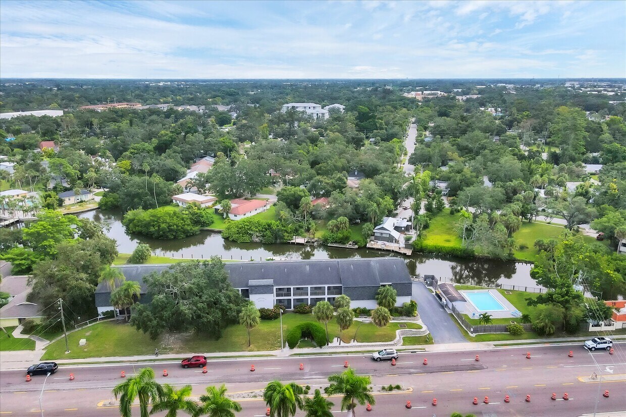 Foto principal - 2124 N Tamiami Trl